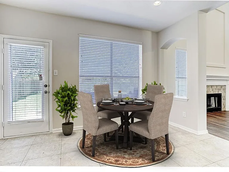 8607 Saratoga Dr — Photo 12
