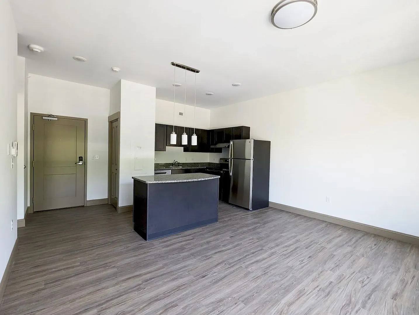 133 South East Commons — Photo 4