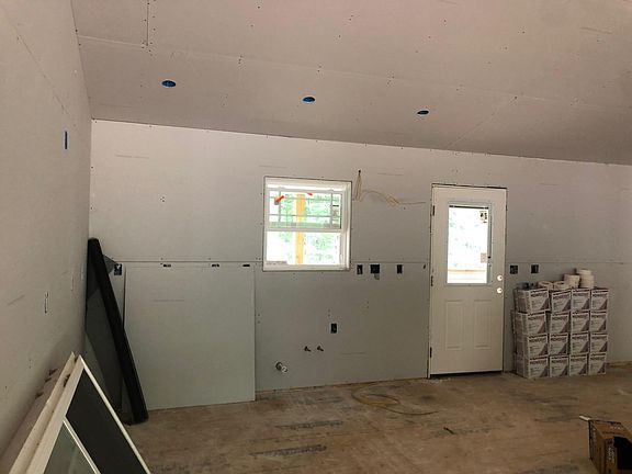 5th image of 4010 Squavto Ln