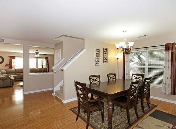 5th image of 162 Silverspring Pl