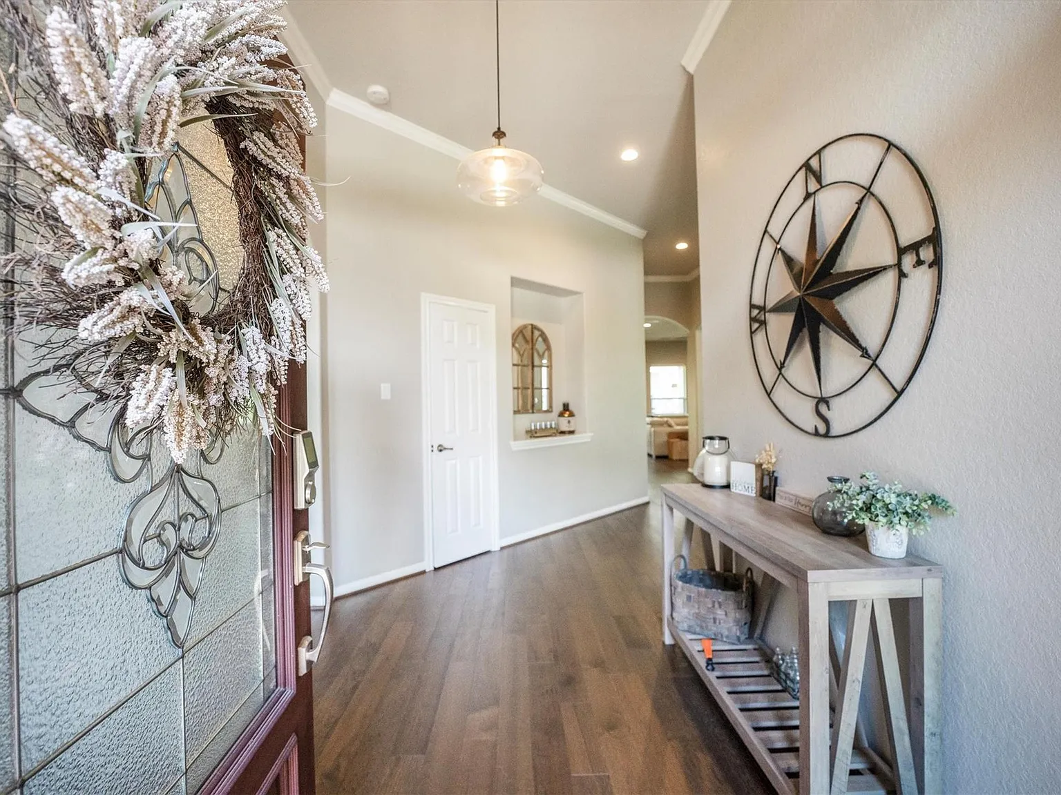4 bed, 2.0 bath, 2362 sqft, $2,850 — Photo 4