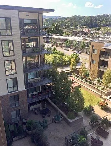 1 bed, 732 sqft, $1,950 — Photo 4