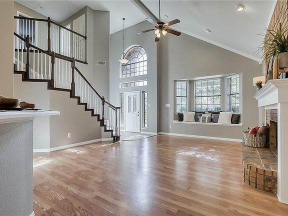 2nd image of 8817 Clearlake Dr
