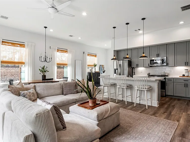 5202 Pinemont Creek Ln — Photo 1