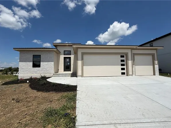 27604 E 128th Ct, Lake Lotawana, MO 64086