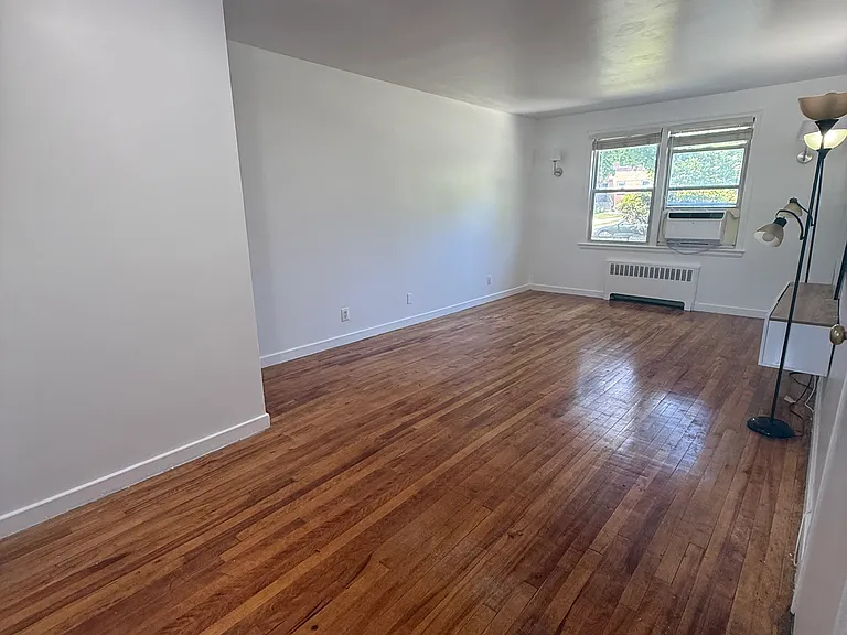35 Winchester Ave #1B — Photo 12