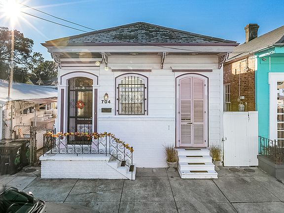 2nd image of 704 Mandeville St