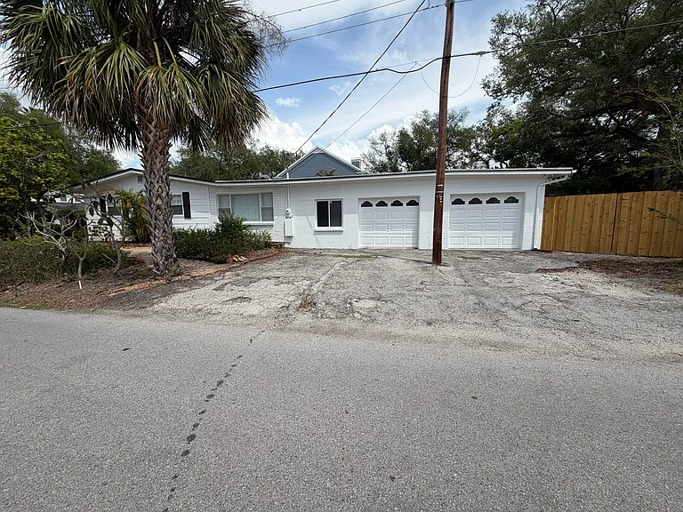3126 W Harbor View Ave — Photo 2