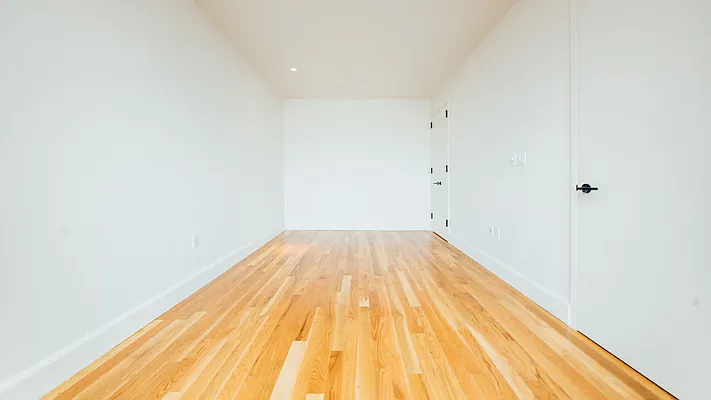 Rented by Nooklyn NYC LLC | media 53