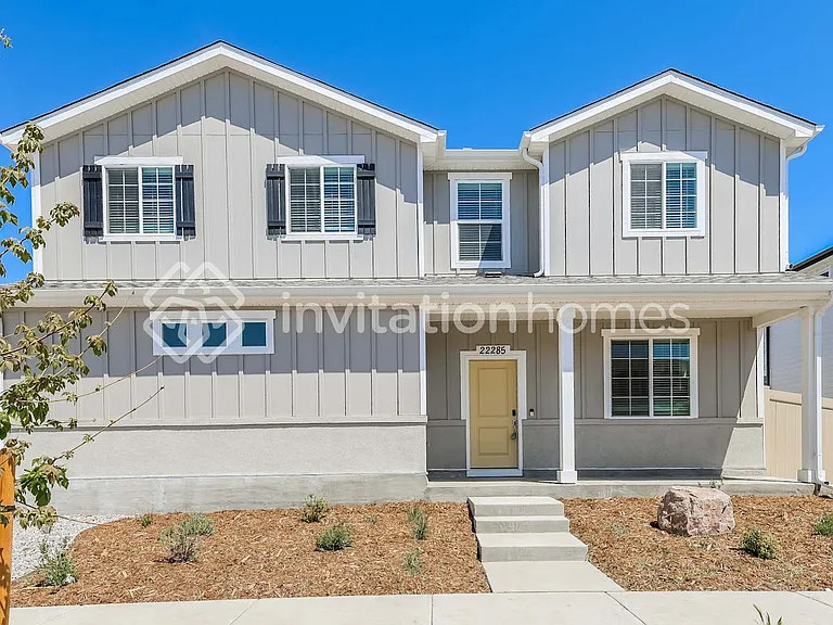 22285 E 39th Ave — Photo 1