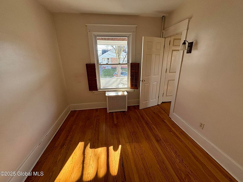 3rd image of 73 Garfield Avenue
