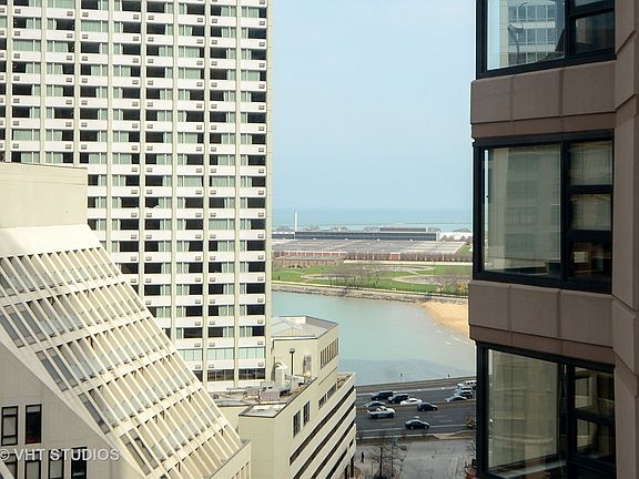 4th image of 401 E Ontario St APT 1407