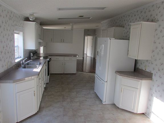4th image of 9665 Oliver Ave