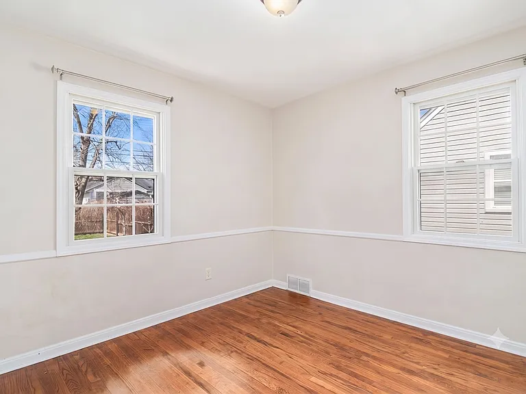 633 N Dorchester Ave — Photo 11