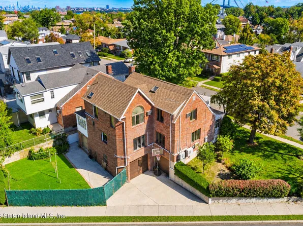 92 Piedmont Ave, Staten Island, NY 10305