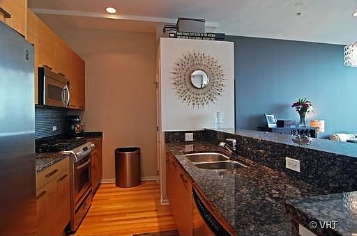 4th image of 500 W Superior St Unit 2006