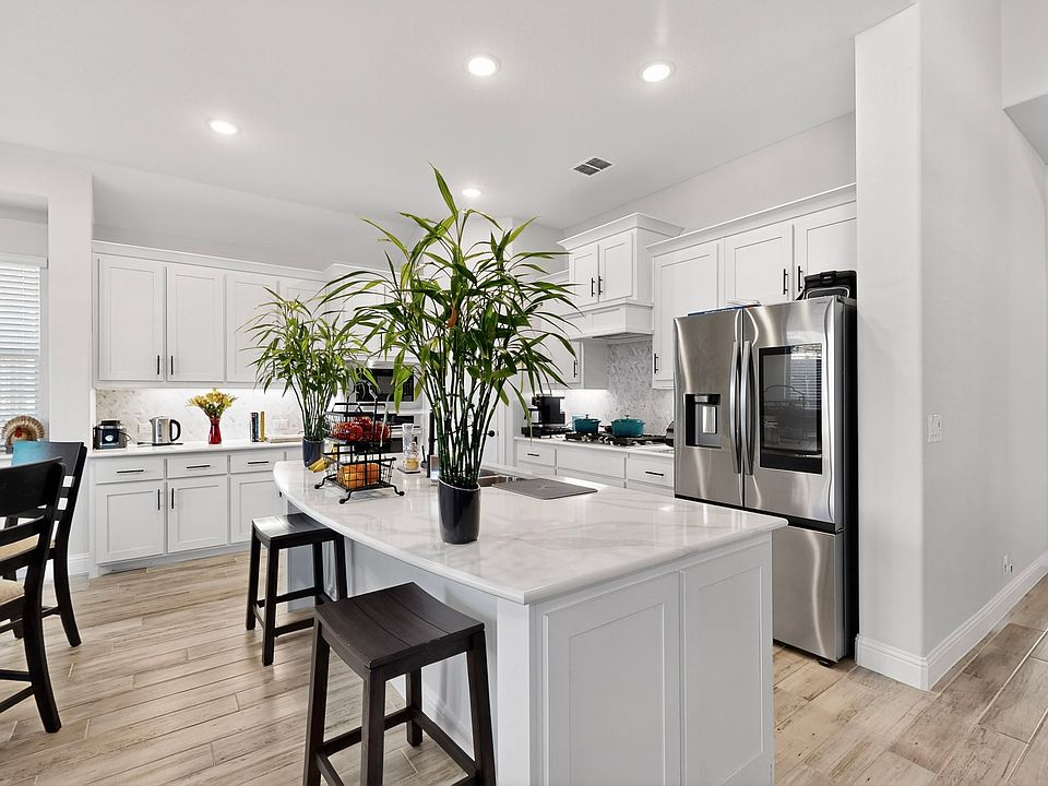 1st image of 2020 Dundalk Ln