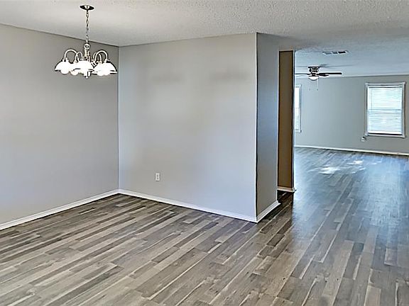 4th image of 5304 Royal Burgess Dr