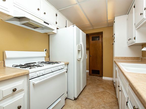 5th image of 329 Los Arbolitos Blvd