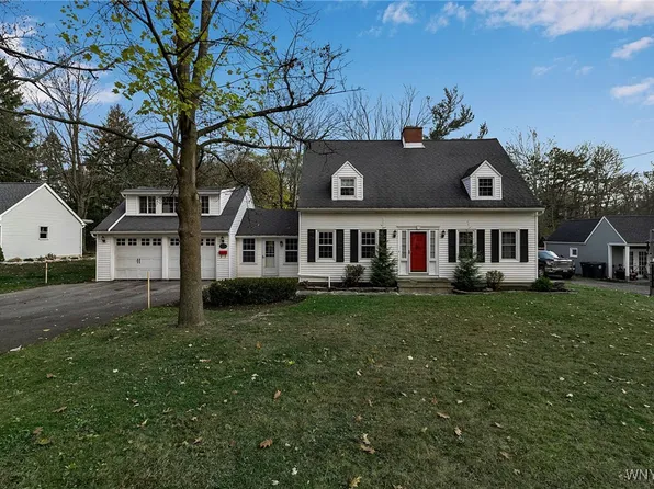 145 Chauncey Ln, Orchard Park, NY 14127