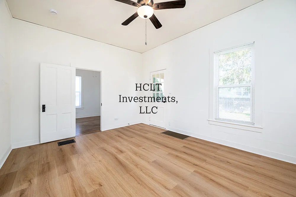 2 bed, 1100 sqft, $1,600 — Photo 3
