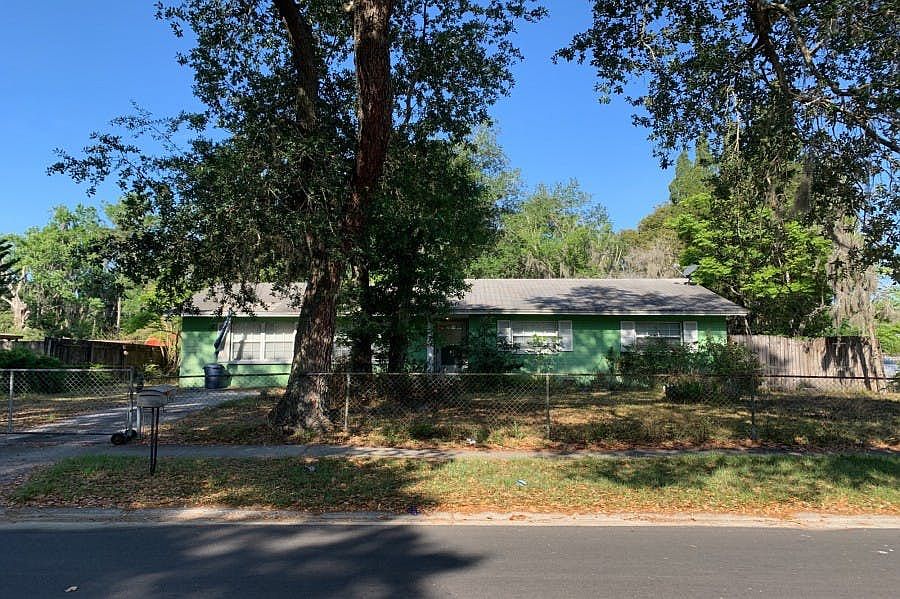 1st image of 1503 Essex Dr