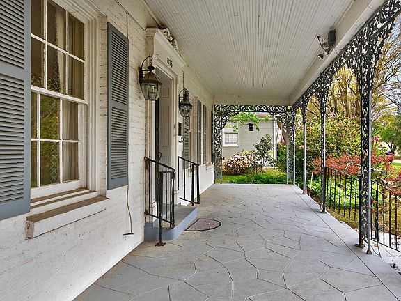 4th image of 815 Charlotte Dr
