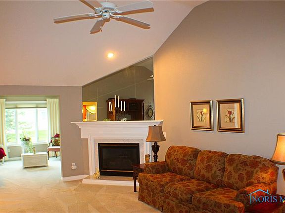 5th image of 26325 E Wexford Dr