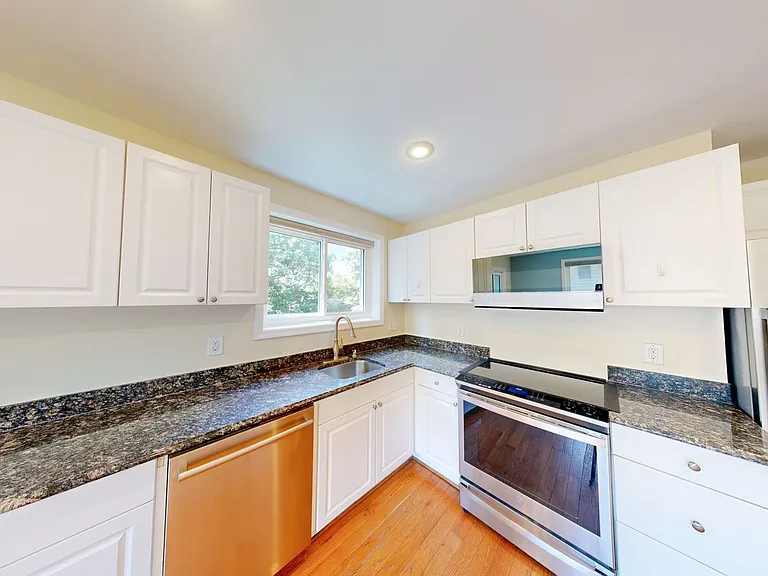 2518 Harmon Rd — Photo 2