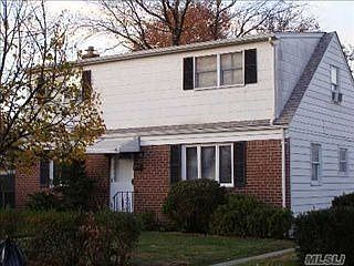 5th image of 1594 Woodstock St