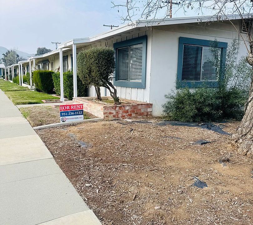 1st image of 26300 Cherry Hills Blvd