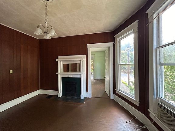 2nd image of 301 S Mendenhall St #4