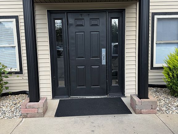 2nd image of 420 Johnston St APT 1