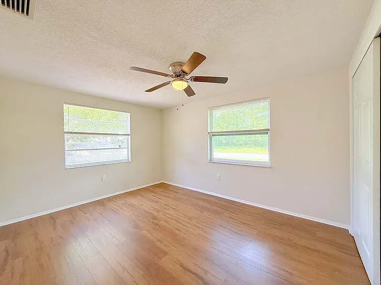15839 Villa Dr — Photo 23