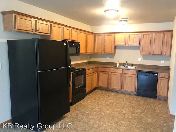 5th image of 109 SW Rock Garden Ln