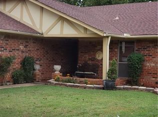 1015 Royal Ln, Yukon, OK 73099