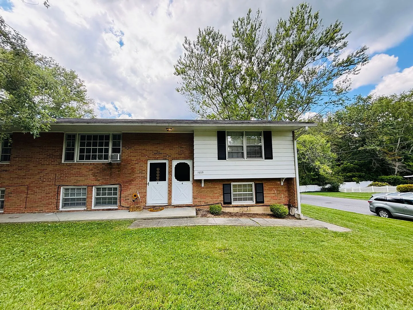 625PB - 1605 Lark Lane -M — Photo 4