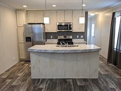 1st image of 875 Grand River Avenue Gate #76