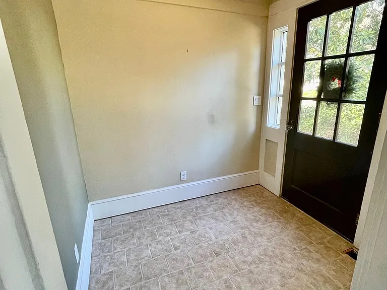 22 Fenner Ave — Photo 4