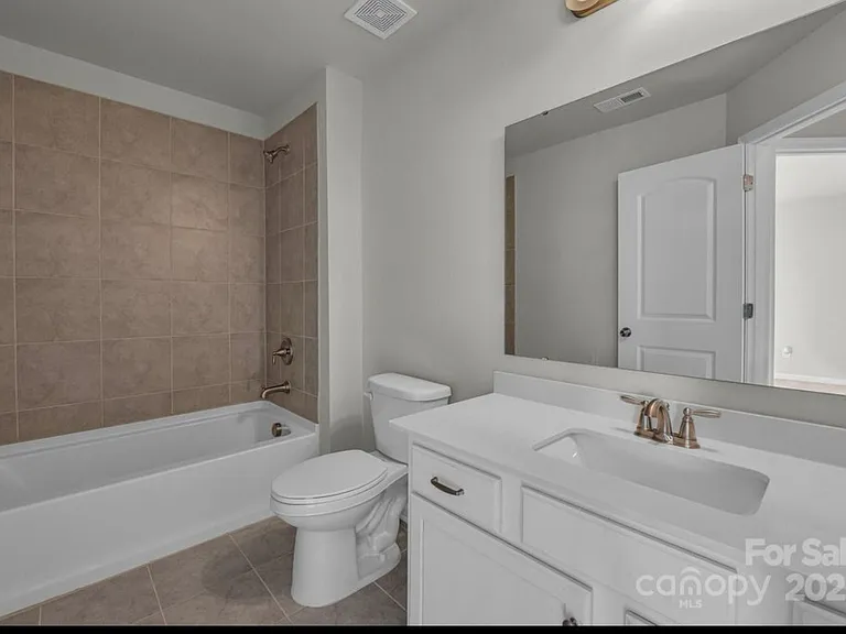 638 Sagecroft Ln #43 — Photo 15