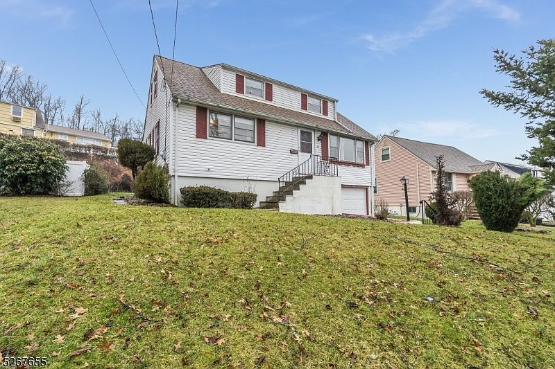1st image of 21 Westwood Dr South