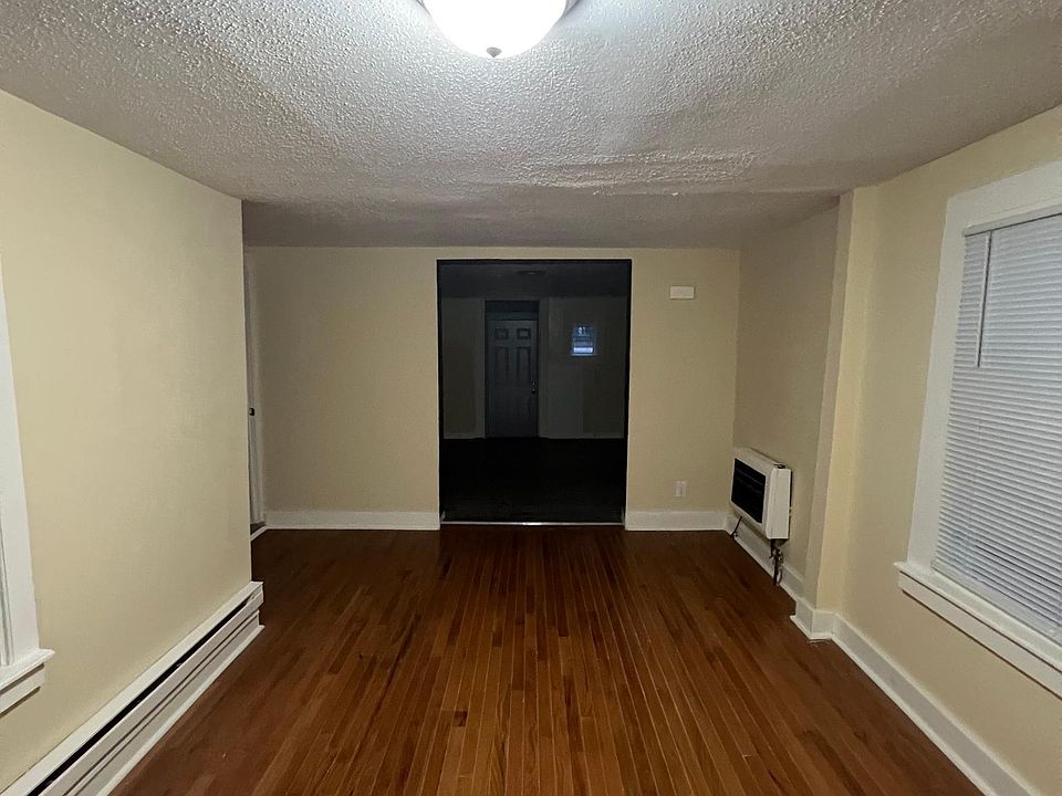1st image of 842 Congress Ave #1A