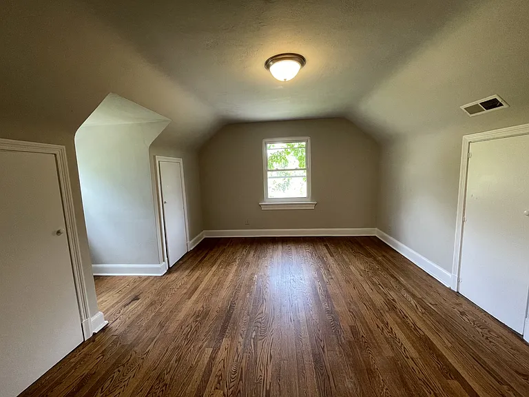 3873 S Amherst Hwy — Photo 12