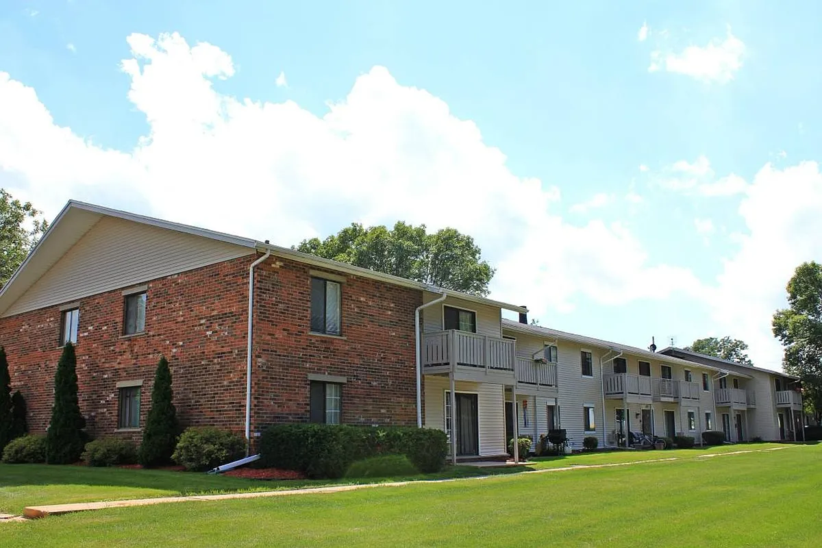 Building Photo - 2025-2041 Wyoming Ave