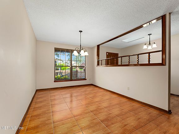 5th image of 526 SAMUEL HUNTINGTON Street