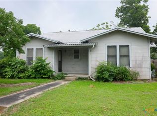 204 Orth St, Yoakum, TX 77995