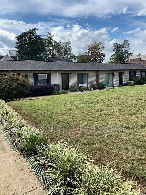 2 bed, 1.5 bath, 966 sqft, $1,650 — Photo 1