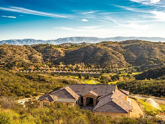 2nd image of 2260 Panoramic Way