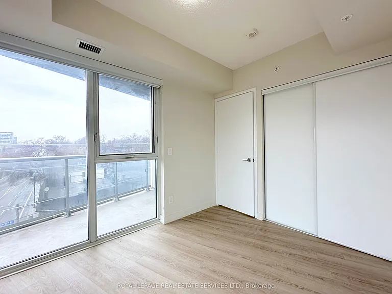 763 Woodbine Ave #404 — Photo 10