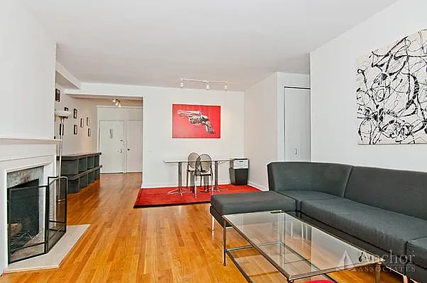 Rented by Anchor Associates | media 7